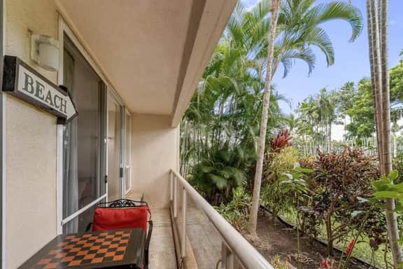 Luxury Condo at Kameole Beach - Image 4