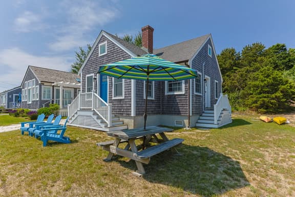 Sandy beach cottage on Wellfleet Bay - Image 1